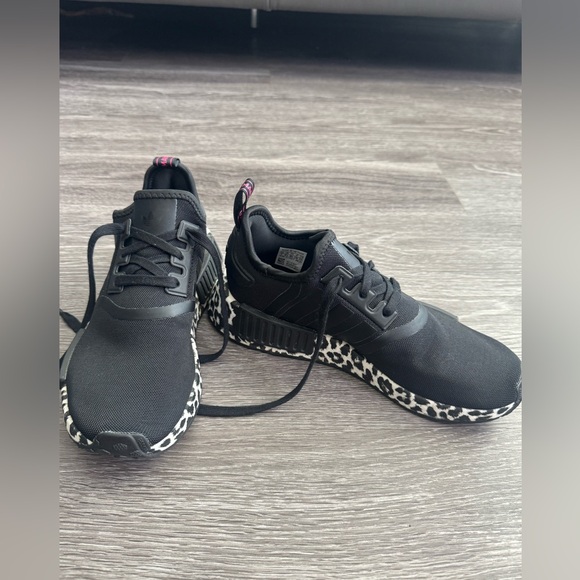 Adidas Women’s Black & leopard print Sneakers - Picture 2 of 5